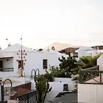 Vivilanza Surfhouse *