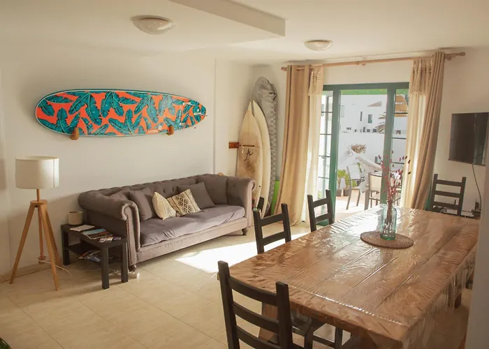 Vivilanza Surfhouse بيت ضيافة كوستا تاغيسي