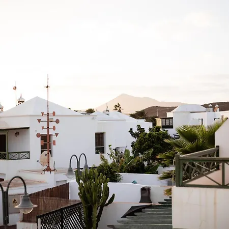 Vivilanza Surfhouse *