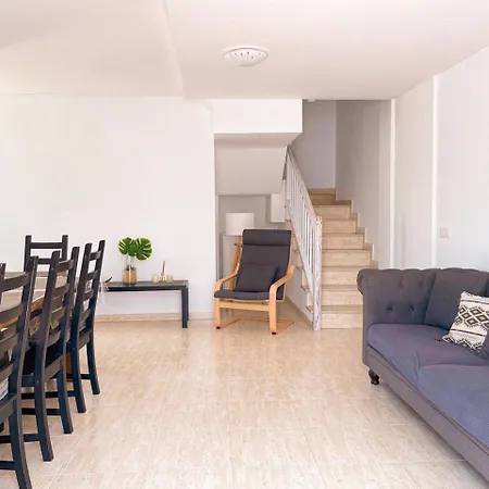 Casa de hóspedes Vivilanza Surfhouse Costa Teguise